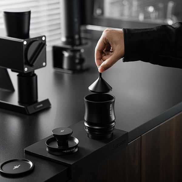 Дозировочная чаша для кофе 51-54мм MHW-3BOMBER Flowlight Espresso Shaker Funnel Черная 29a6d564 фото